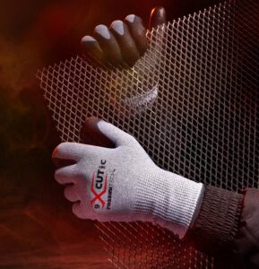 SCOPRI-X-GLOVE-scaled-min